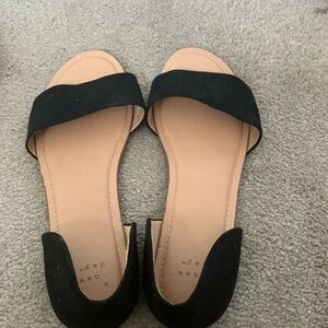 Flat woman’s shoes